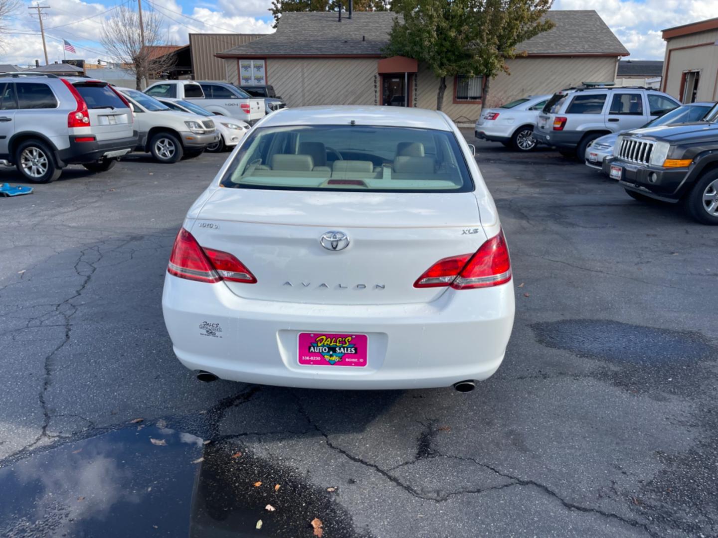 2006 Alpine White /Tan Toyota Avalon XLS (4T1BK36B26U) with an 3.5 V6 engine, AT transmission, located at 813 E Fairview Ave, Meridian , ID, 83642, (208) 336-8230, 43.618851, -116.384010 - Photo#5